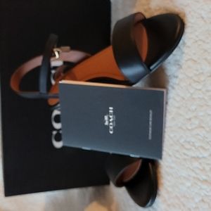 Woman coach sandals 👡